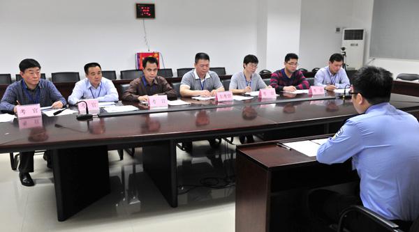 警察公務(wù)員考試面試題目和普通公務(wù)員考試面試題目一樣嗎？